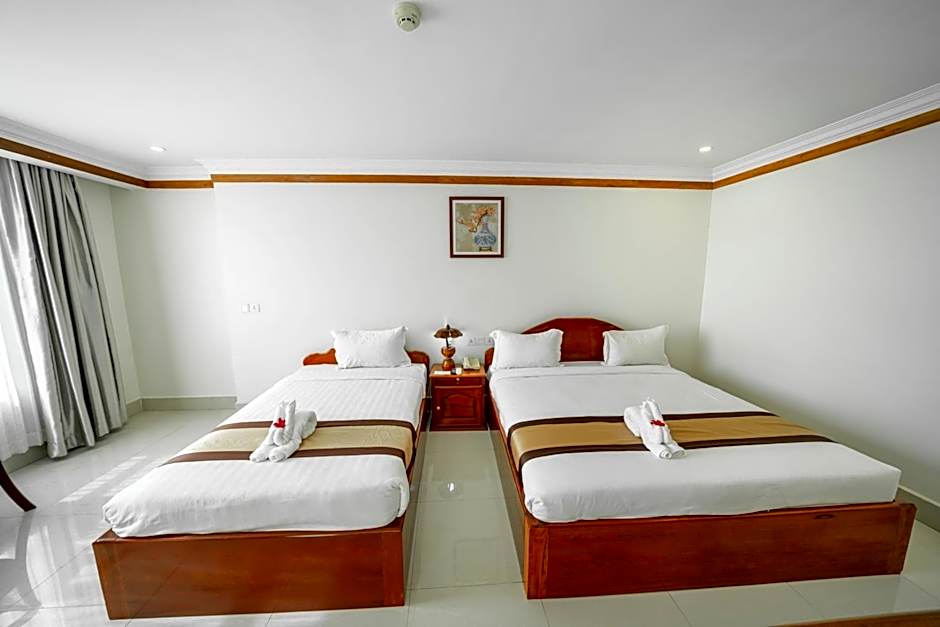 Pursat Riverside Hotel & Spa