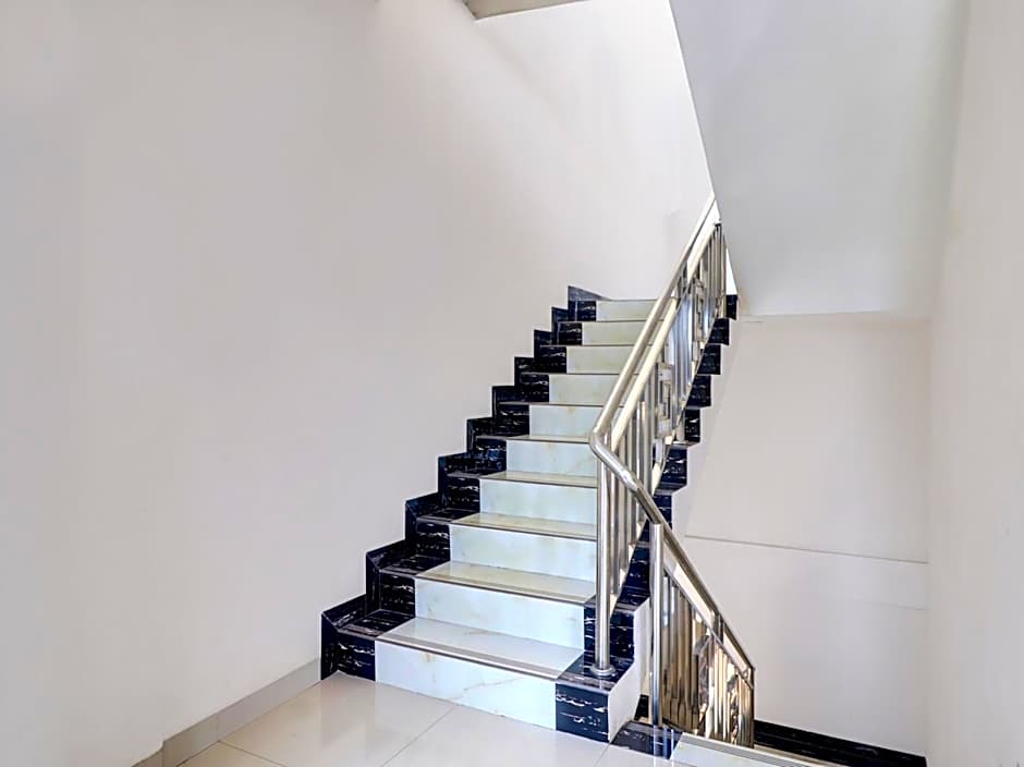 OYO Life 92707 D-akomiba Residence