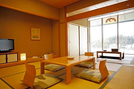 Japanese-Style Quadruple Room with Shared Bathroom