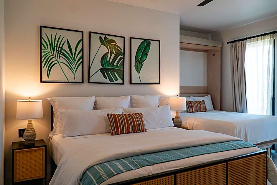 Flamboyan Hotel & Residences