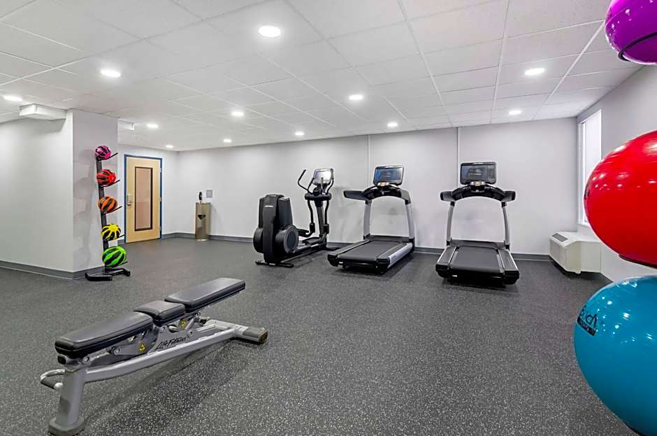 Spark by Hilton Roanoke Airport