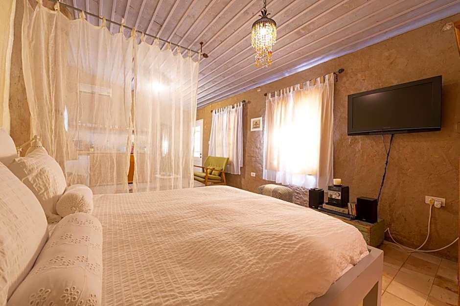 Hemdatya Stone Suites In The Galilee