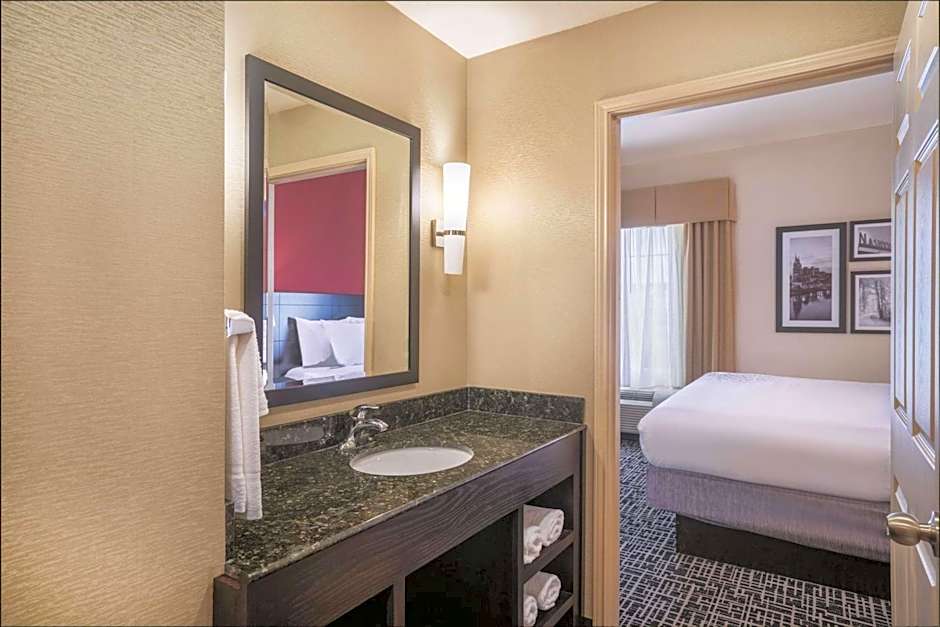 La Quinta Inn & Suites by Wyndham Smyrna Tennessee - Nashville