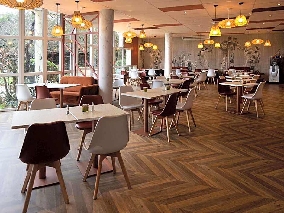 Ibis Styles Chinon
