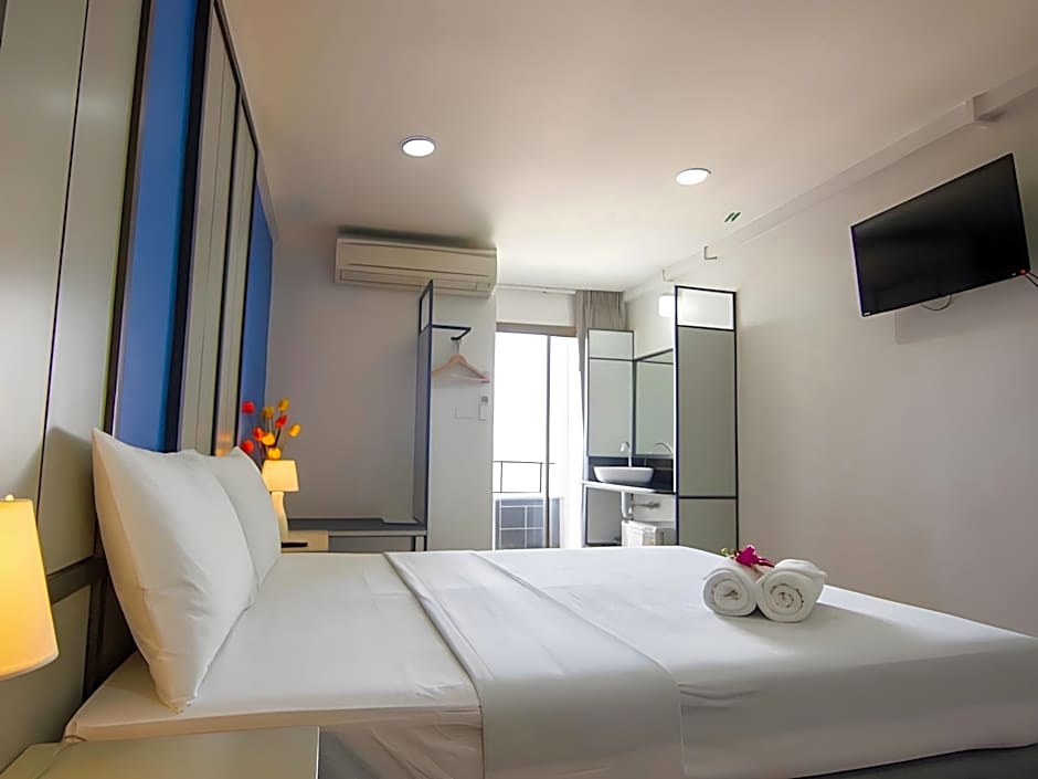 Regent Ngamwongwan Hotel