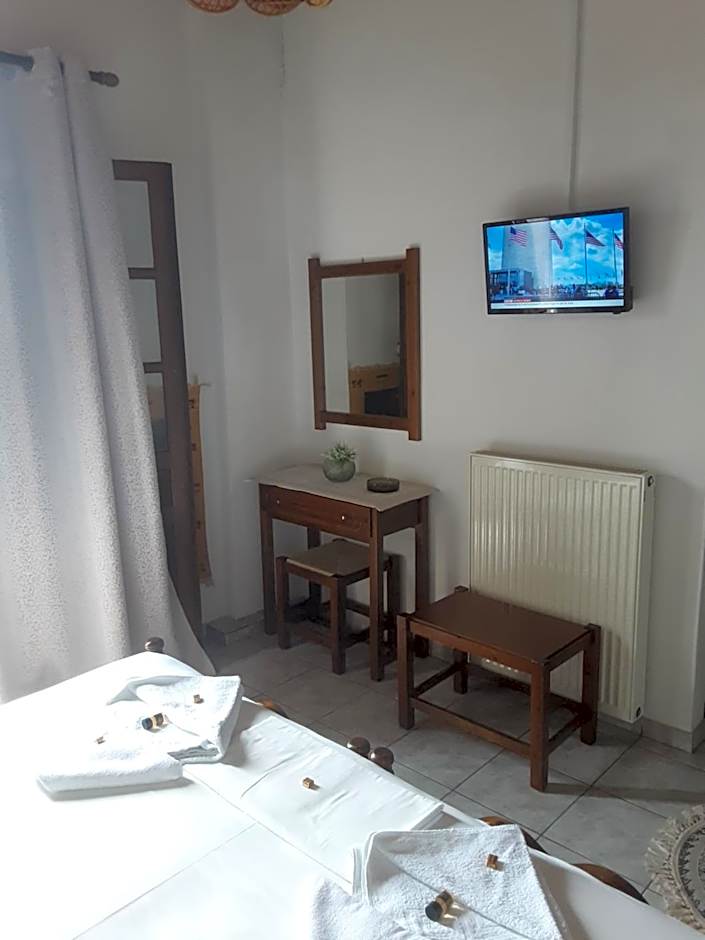 Magda Studios - Double Bed Room N4