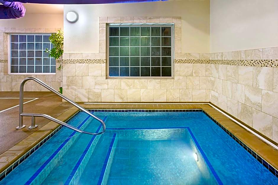 La Quinta Inn & Suites by Wyndham Dickinson