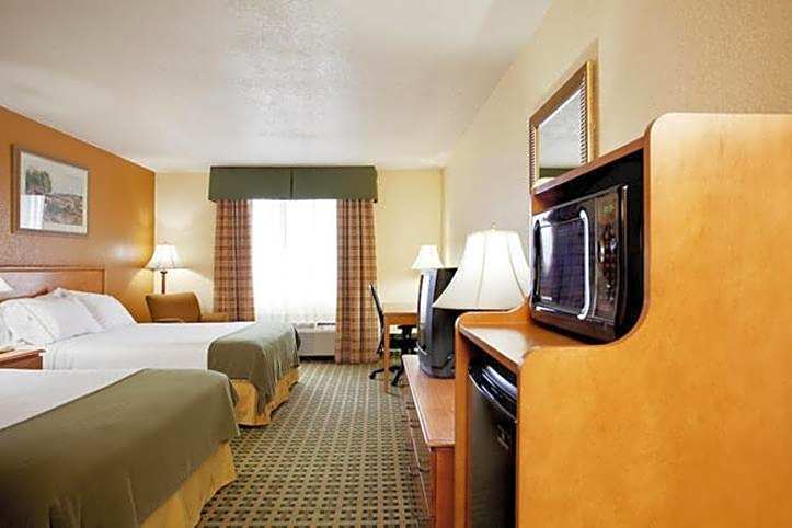 Holiday Inn Express Hotel & Suites Hesperia By IHG