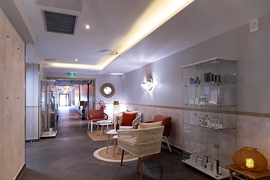 Zenitude Hotel la Valadiere, an Ascend Collection Hotel