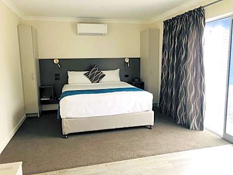 Thornton Lodge Motel