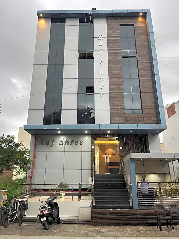 Hotel Rajshree – Agra, NC