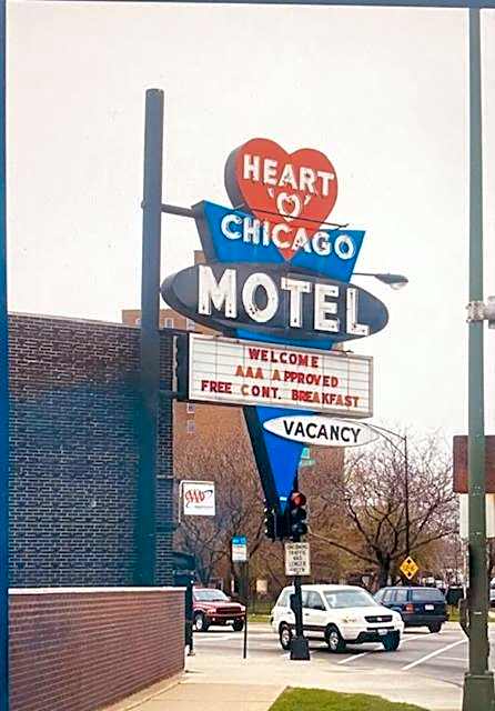 Heart O' Chicago Motel