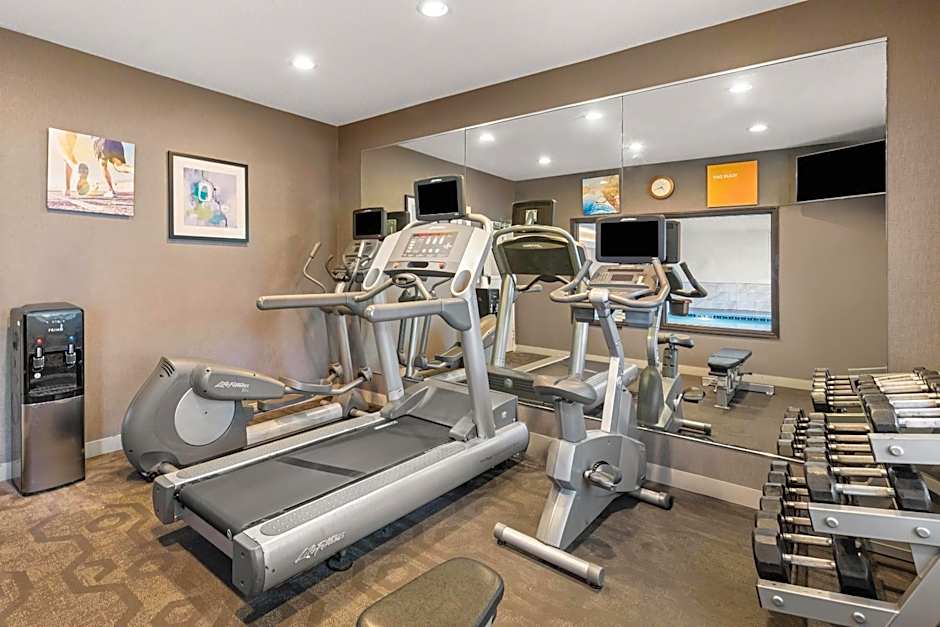 Comfort Inn & Suites Olathe - Kansas City