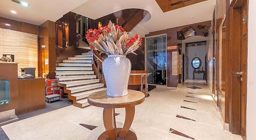 Aura Hotel