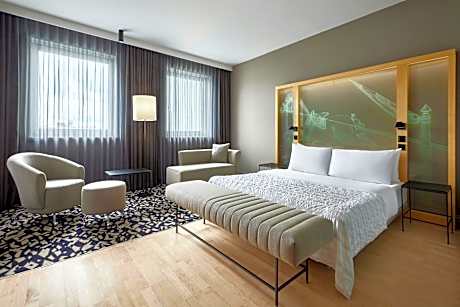Deluxe Room with Courtyard View