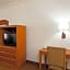 Howard Johnson Hotel & Suites by Wyndham Pico Rivera