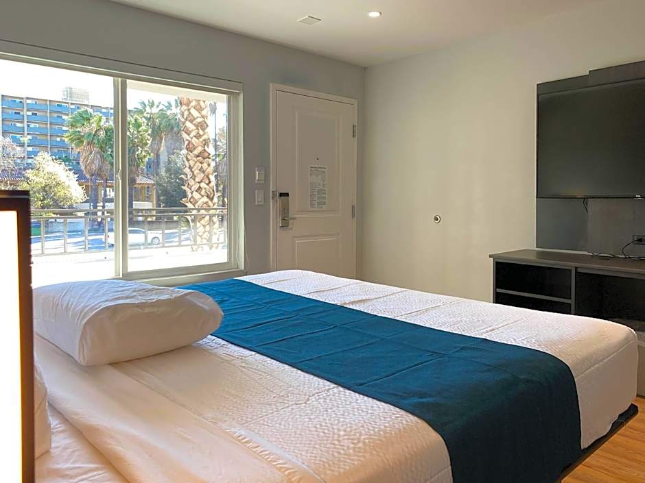 Studio 6 Suites Stockton, CA Waterfront