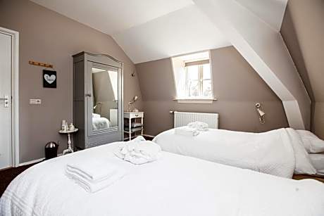 Standard Double Room with Shared Bathroom and Toilet