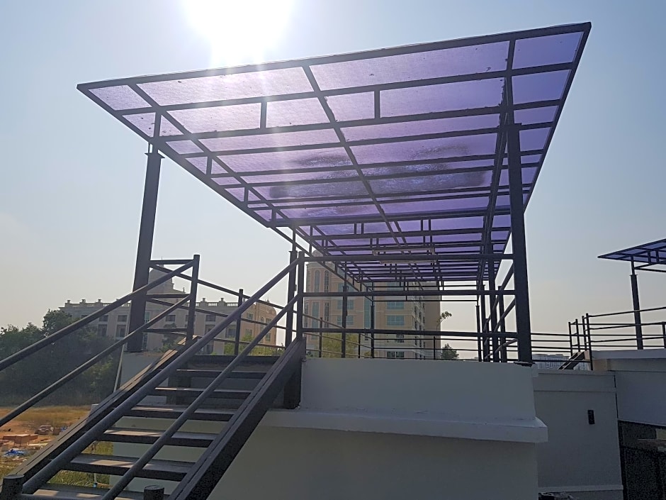 7 Days Premium Hotel Bangna