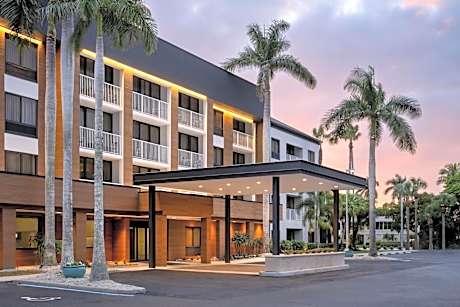 Courtyard by Marriott Naples