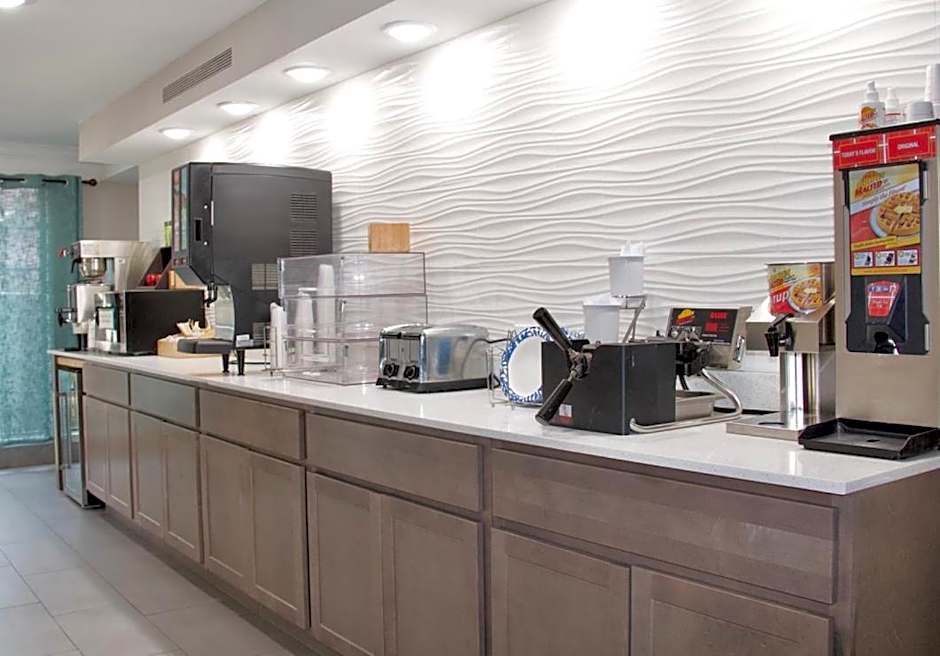 La Quinta Inn & Suites by Wyndham Denver Northglenn