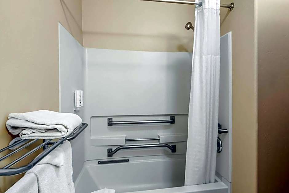 Quality Inn & Suites Vail Valley