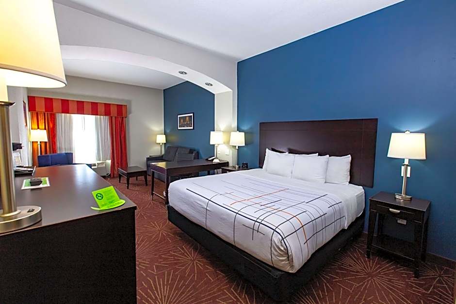 La Quinta Inn & Suites by Wyndham Houston - Normandy