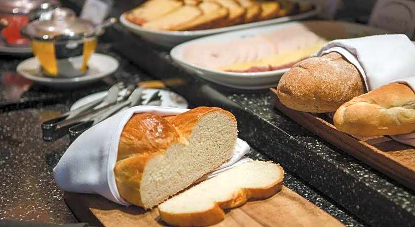 The Tarntawan Hotel Surawong Bangkok