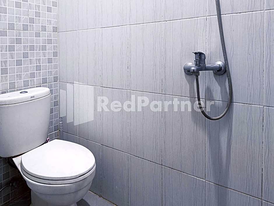 D'Waru Homestay Syariah near Jl Slamet Riyadi Mitra RedDoorz