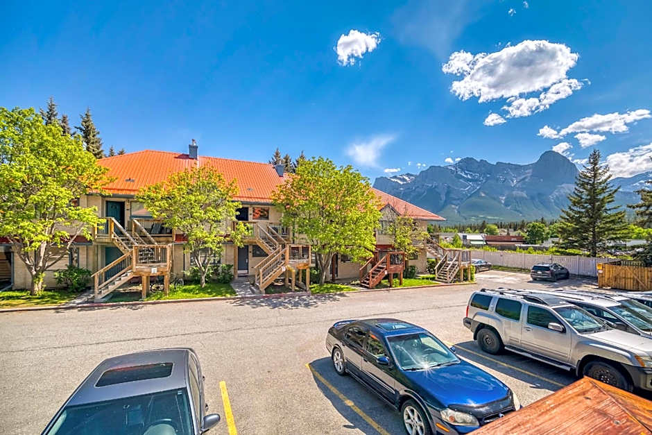 Bow Valley Chalets-Entire 2 King Bedrooms townhouse