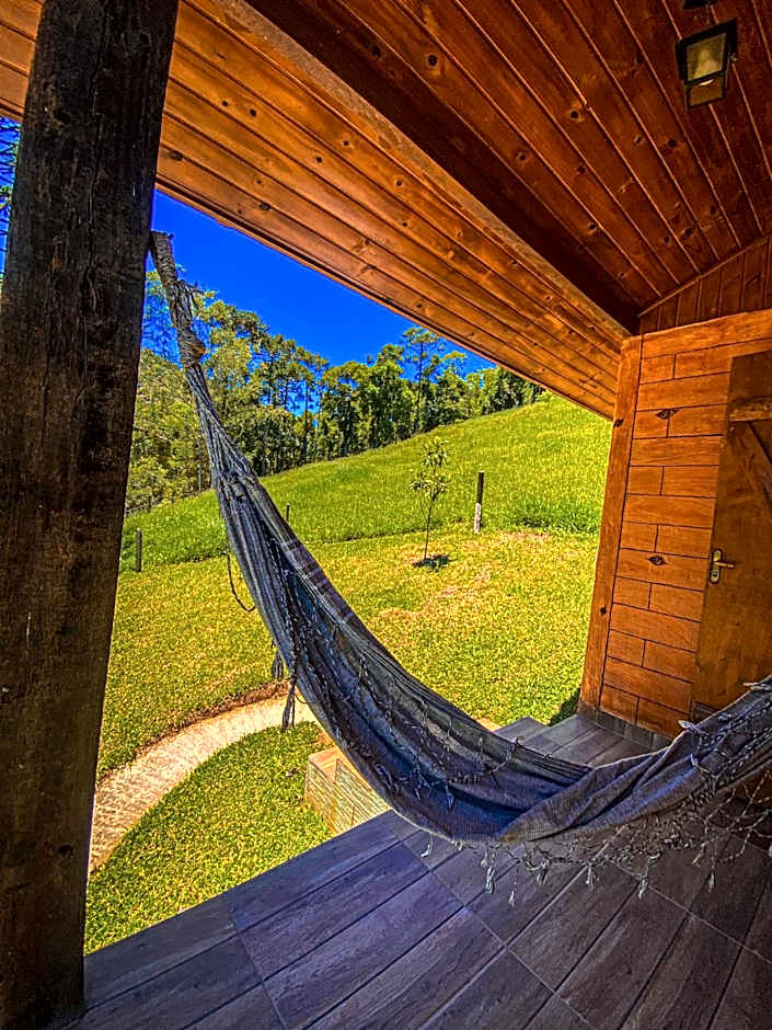 Chalés com Hidromassagem e Lareira em Visconde de Mauá, Prox Pedra Selada, Pousada Leal Chalés