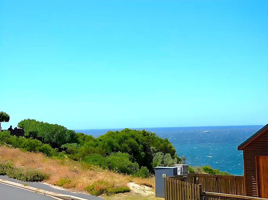 15 On Penguin Guest House