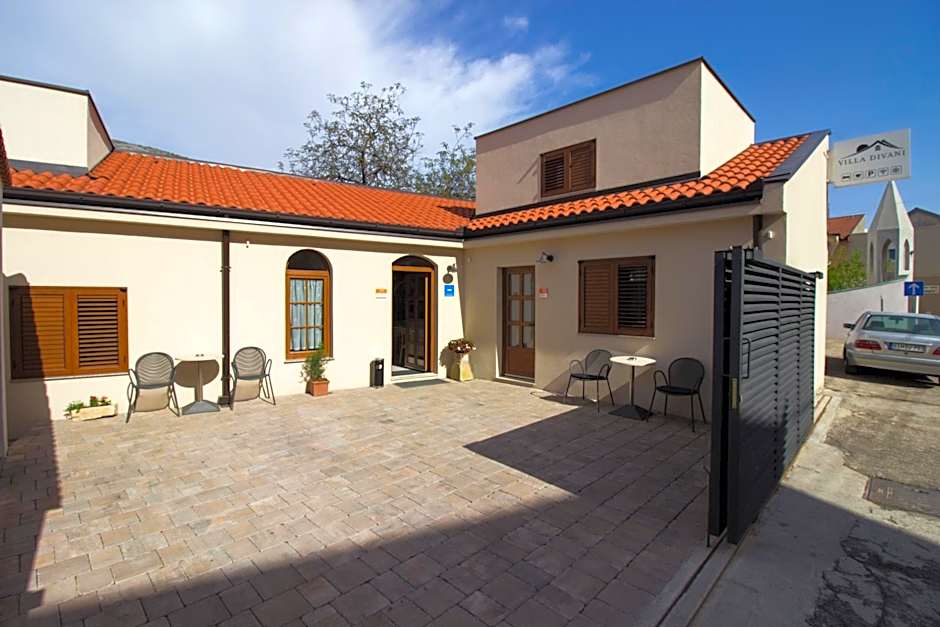 Villa Divani
