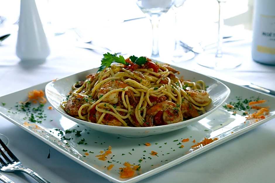 Los Flamencos Aparthotel Beach Club