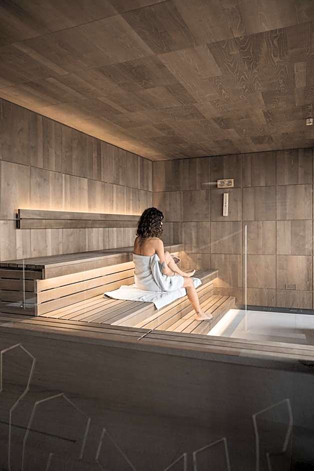 Hotel Emmy - five elements