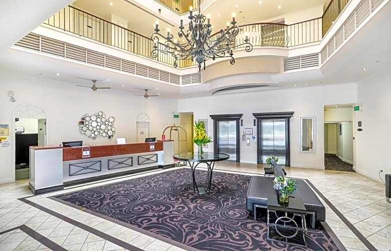 Central Cosmo Apartment Hotel