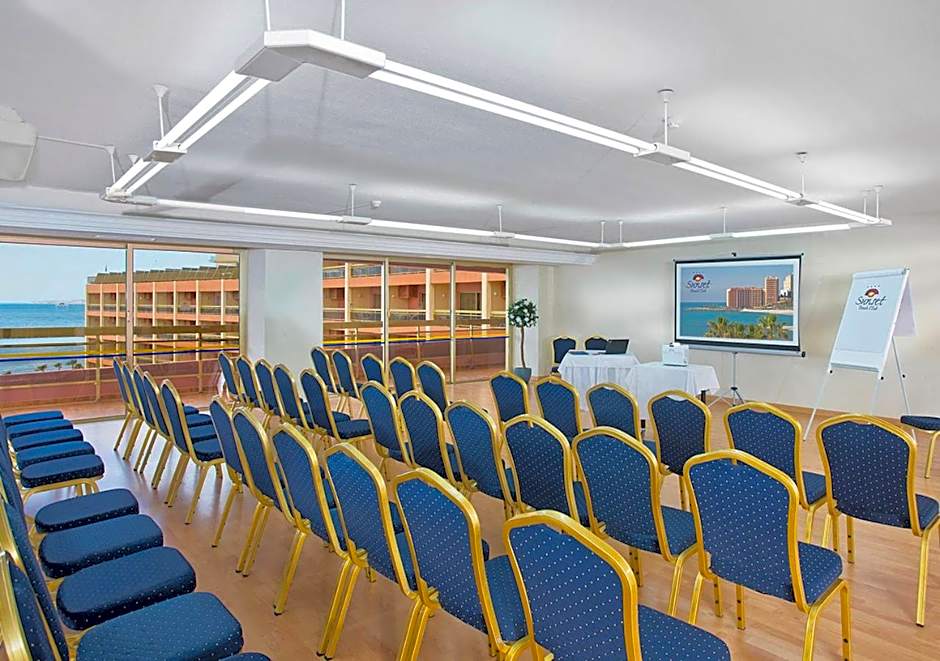 Sunset Beach Club Hotel Apartments