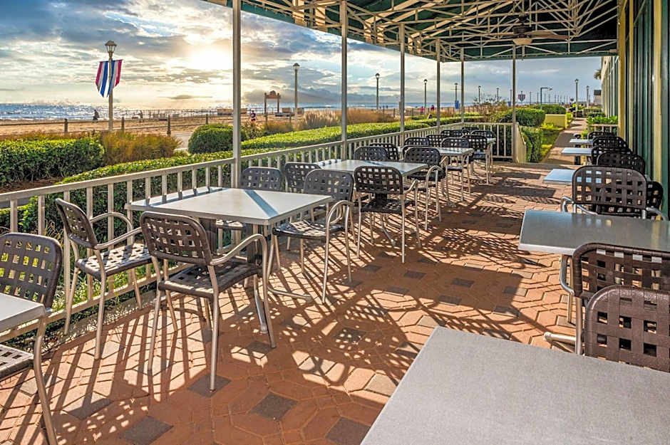 Holiday Inn Express & Suites VA Beach Oceanfront, an IHG Hotel