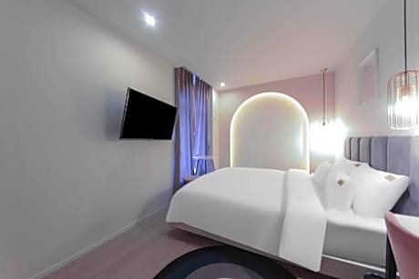 Deluxe Double Room with River View