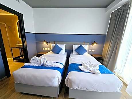 Deluxe Twin Room with Sea View