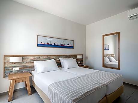 One-Bedroom Apartment with Sea View