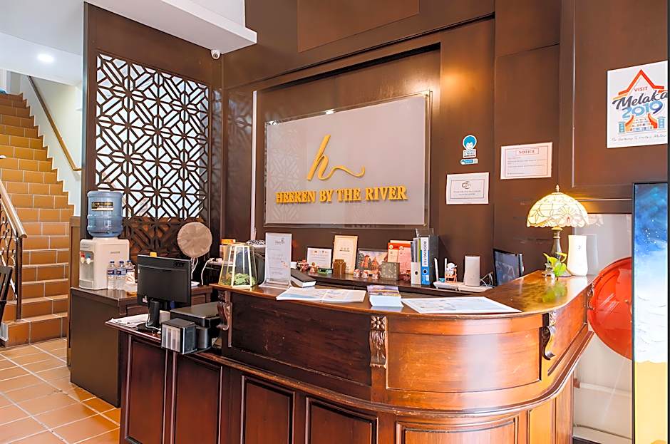 HEEREN BY THE RIVER HOTEL