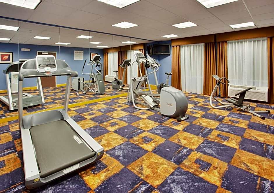 Holiday Inn Express & Suites Sacramento NE Cal Expo By IHG
