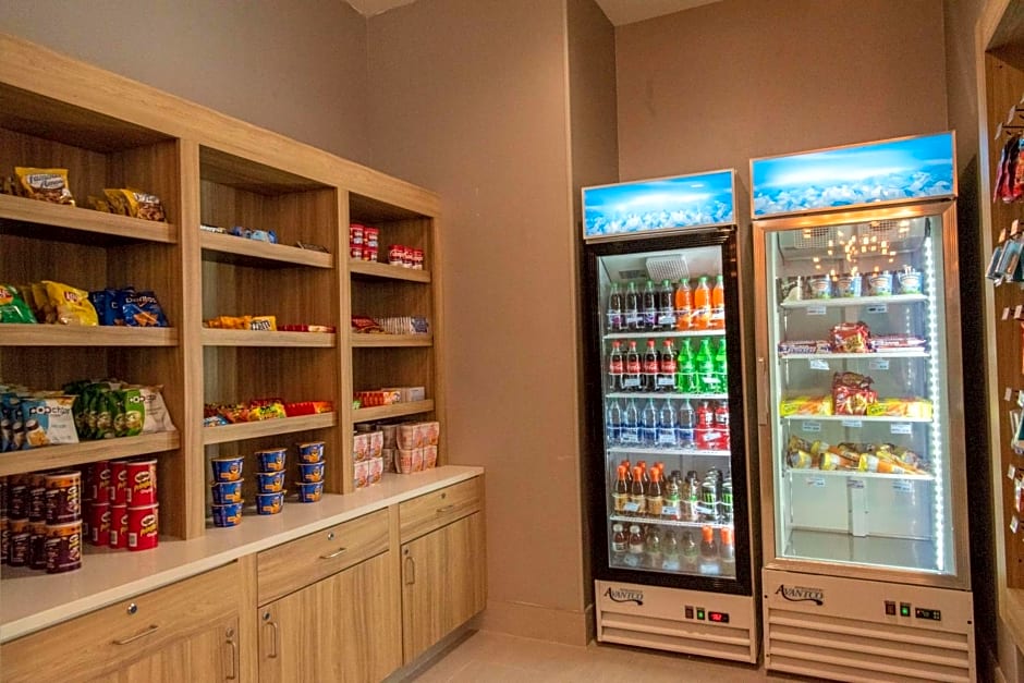 La Quinta Inn & Suites by Wyndham Lake City
