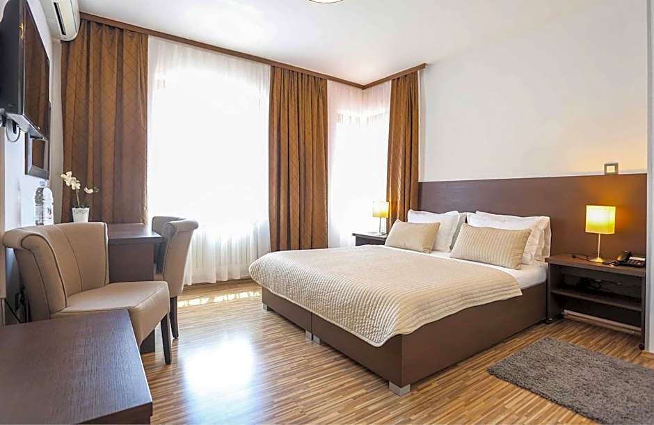 Hotel Divan