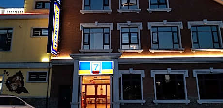 7 Days Inn Xiangfen Dingtao Hypermarkets