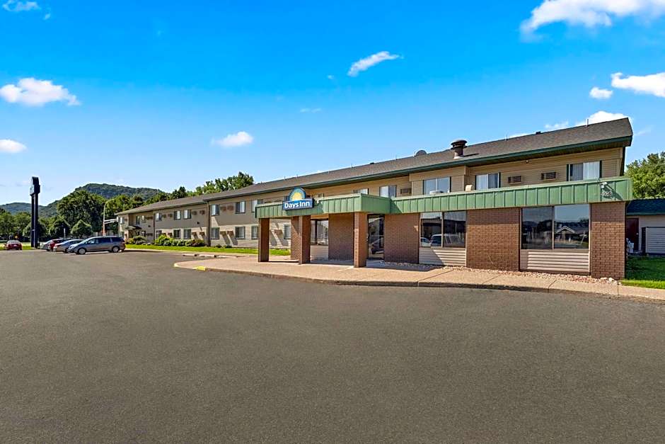 Days Inn by Wyndham Winona