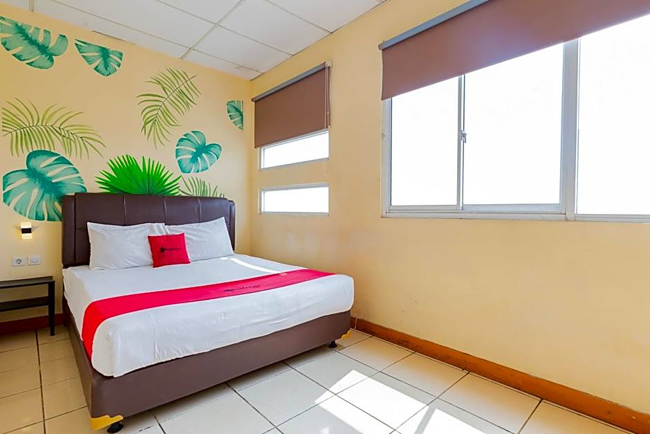 RedDoorz @ Iodium Residence Cikarang