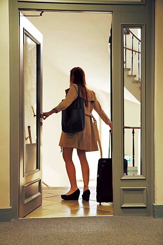 Saint SHERMIN bed breakfast & champagne