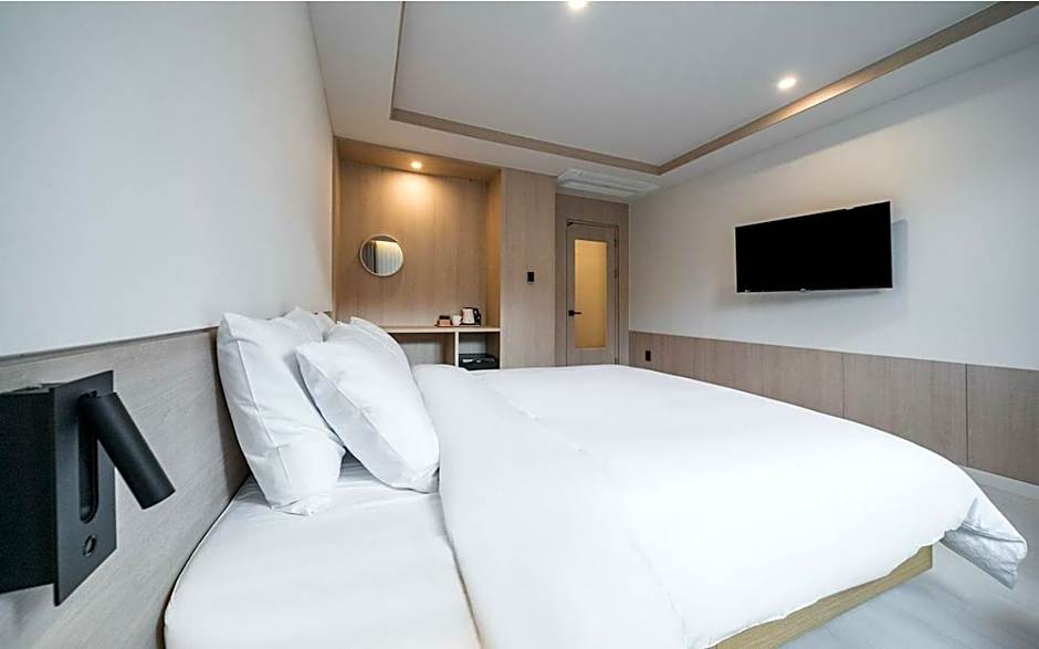 Geoje Mongdol Beach H Avenue Hotel